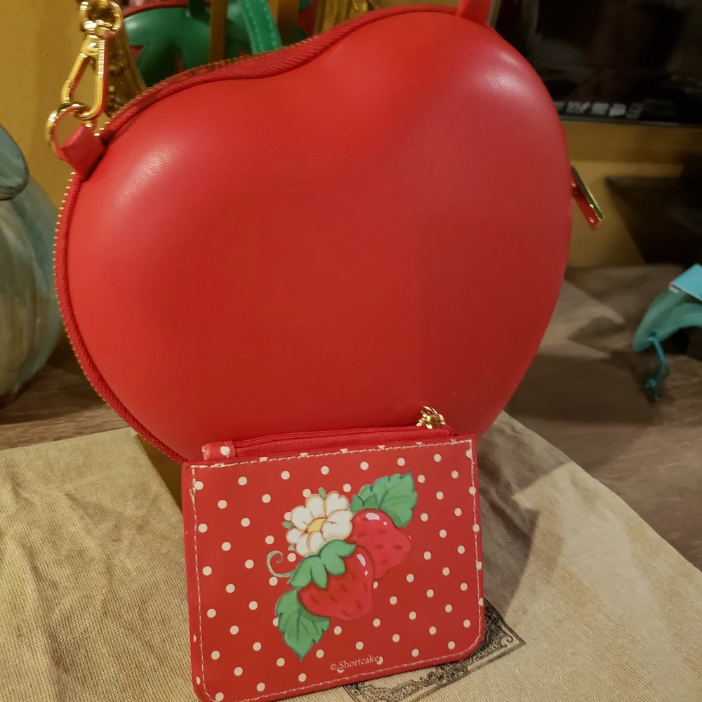 NEW! SET! Strawberry Shortcake Shaped Crossbody Bag & Zip Card Holder - Picture 4 of 5